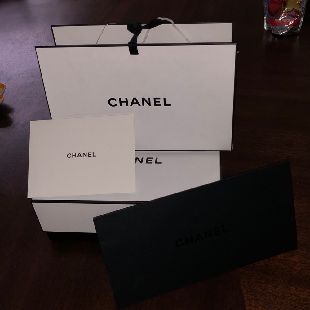 4pcs authentic Chanel set